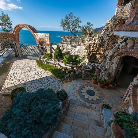 Hotel Artisti Vlore Bagian luar foto