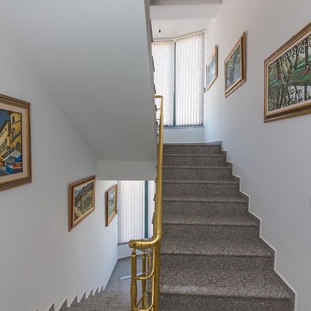 Hotel Artisti Vlore Bagian luar foto