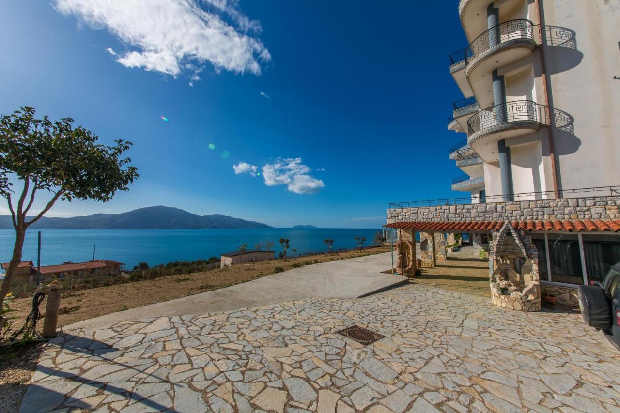 Hotel Artisti Vlore Bagian luar foto