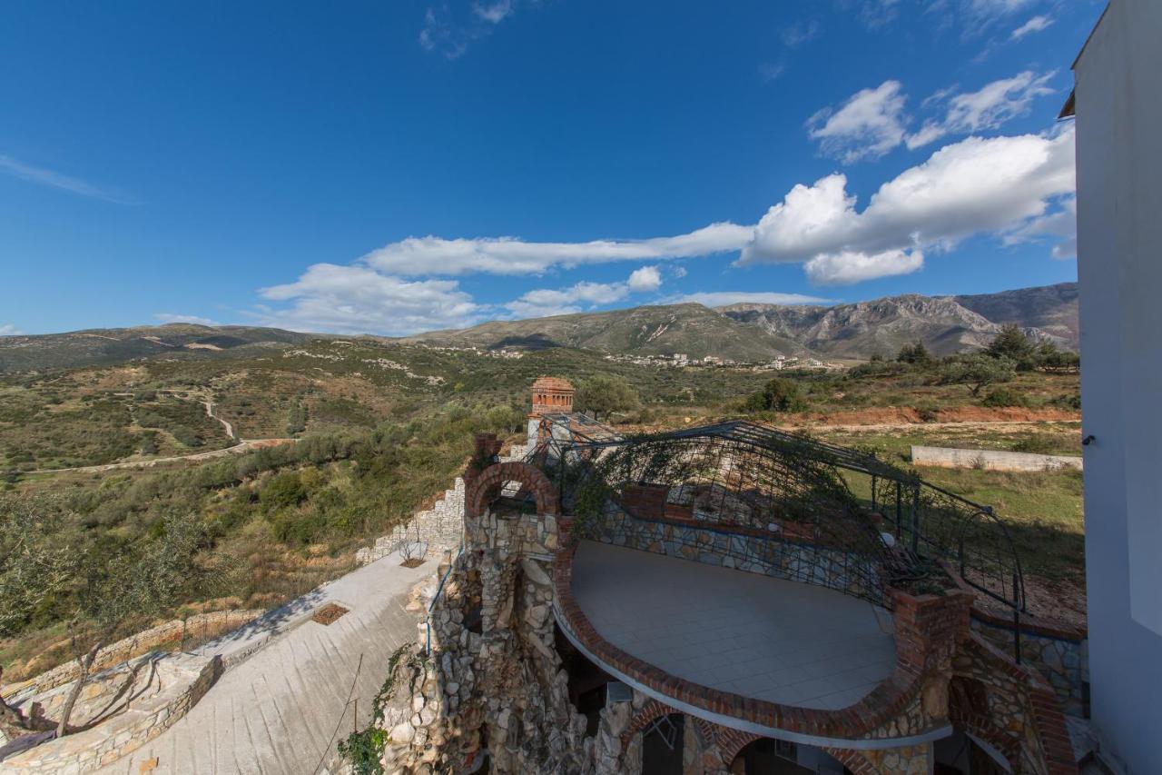 Hotel Artisti Vlore Bagian luar foto