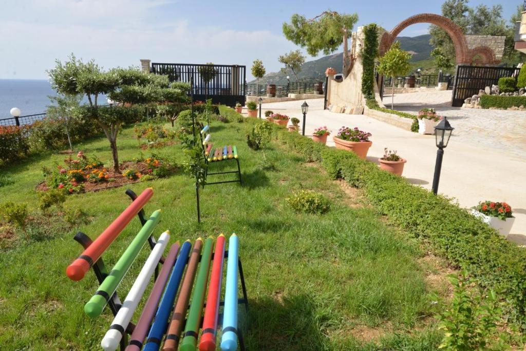Hotel Artisti Vlore Bagian luar foto