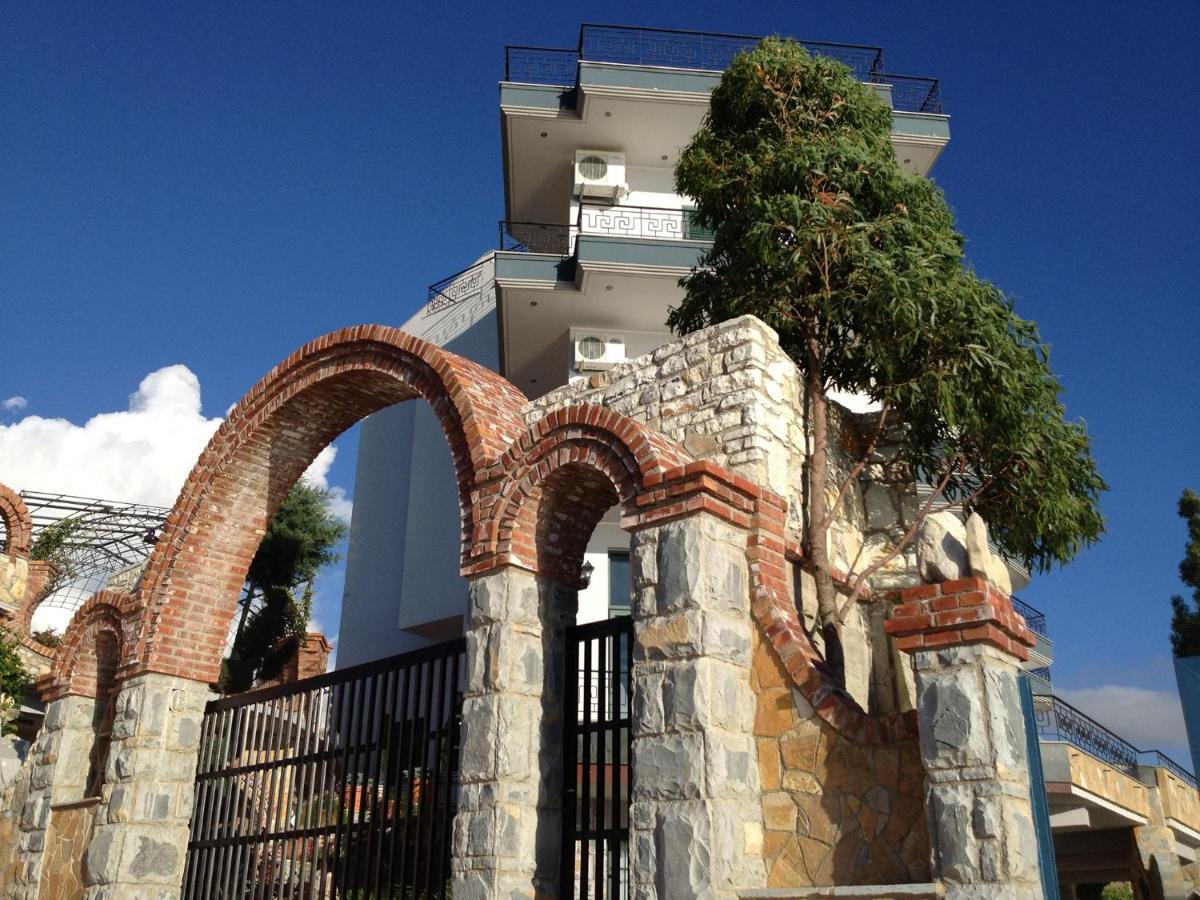 Hotel Artisti Vlore Bagian luar foto