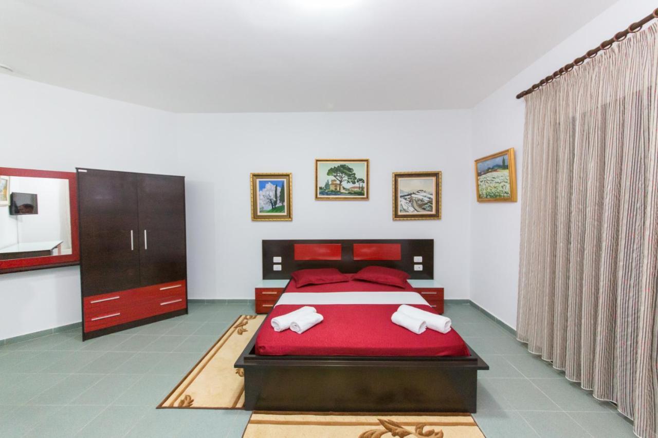 Hotel Artisti Vlore Bagian luar foto