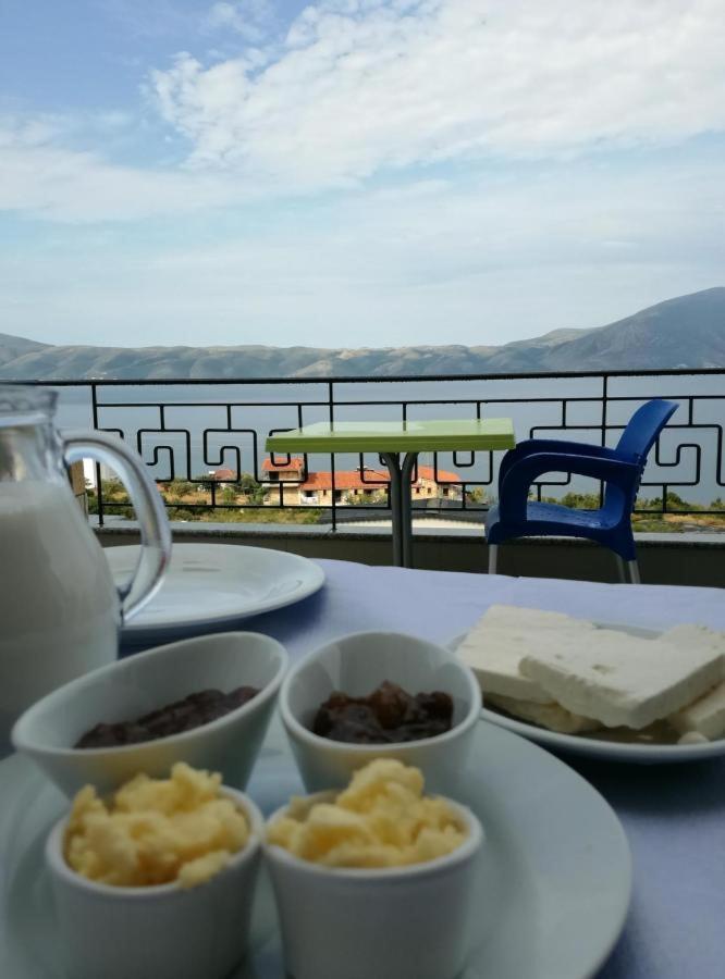 Hotel Artisti Vlore Bagian luar foto